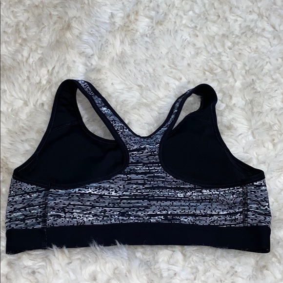 nike pro sports bra - Picture 4 of 5